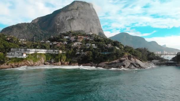 Aerial Panning Showing Beautiful Picturesque Cliff Rocks Joatinga Beach Rio — Αρχείο Βίντεο