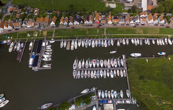 Bovenaanzicht Zeehavengebied Voor Pleziervaartuigen Zeilboten Met Typische Huizen Van Het — Stockfoto