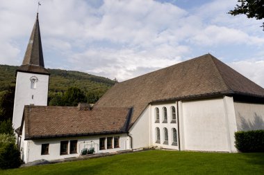Grafschaft, Almanya - 9 Eylül 2019: Sağlık kliniği ve hastane olarak hizmet veren manastır binası ve alerji tedavisi konusunda uzmanlaşmış bir spa