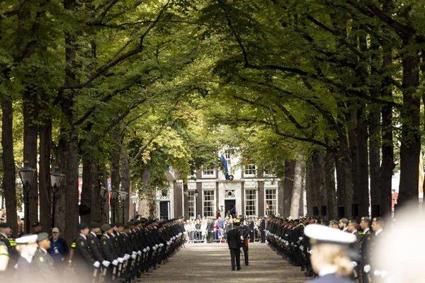 Regimiento Militar Fila Esperando Rey Reina Holandeses Que Pasaban Vagón — Foto de Stock
