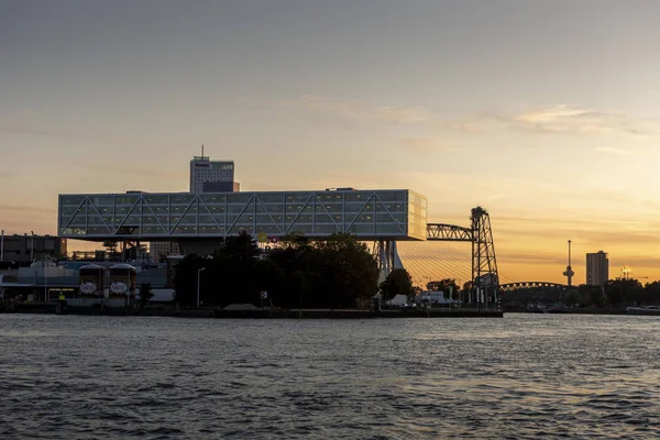 Rotterdam Holanda Setembro 2019 Edifício Escritórios Moderno Unilever Construído Sobre — Fotografia de Stock