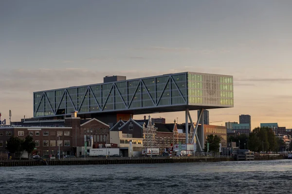 Rotterdam Holanda Setembro 2019 Edifício Escritórios Moderno Unilever Construído Sobre — Fotografia de Stock