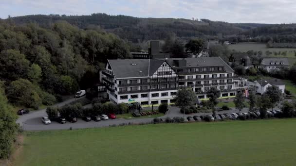 Luchtfoto Van Het Alpin Hotel Het Kuuroord Skidorp Grafschaft Het — Stockvideo