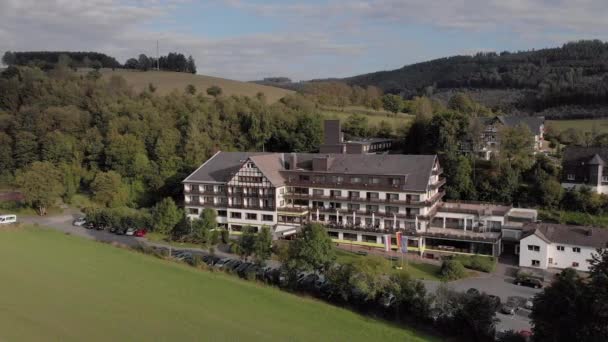 Aerial View Alpin Hotel Spa Ski Village Grafschaft Sauerland Region — Stock Video