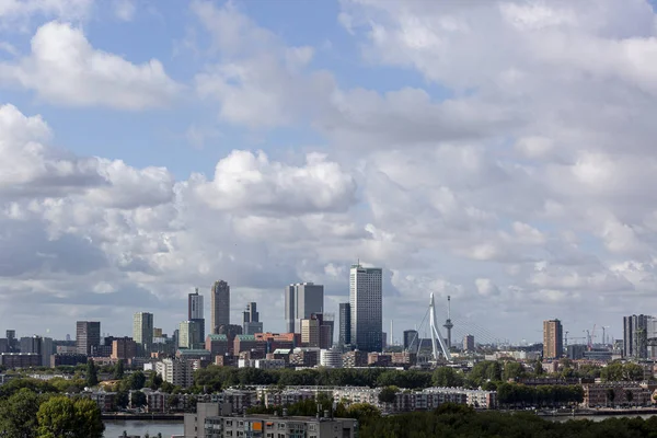 Centrum Města Městská Krajina Moderního Města Rotterdam Výškovými Budovami Proti — Stock fotografie