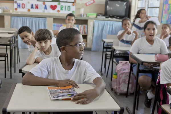 Ріо Жанейро Бразилія Липня 2015 Року Школяр Окулярами Шкільній Формі — стокове фото