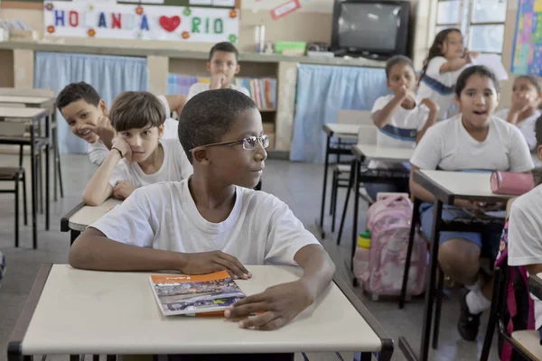 Río Janeiro Brasil Julio 2015 Colegial Con Gafas Uniforme Escolar —  Fotos de Stock