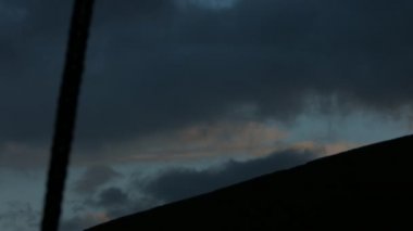 Marakeş'te karanlık gökyüzü, Fas.