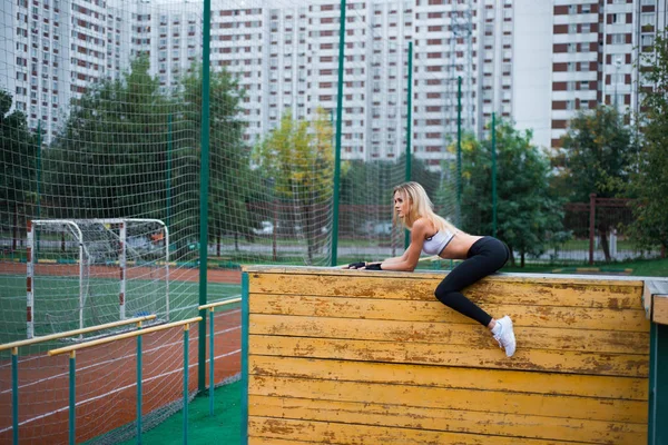 Mädchen Treibt Sport — Stockfoto
