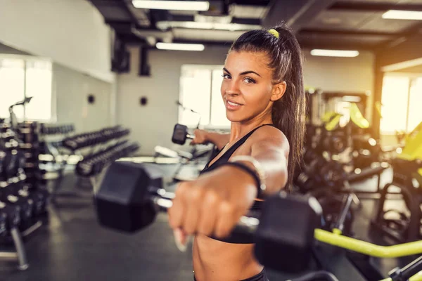 Ung Kvinna Träning Gym Hälsosam Livsstil — Stockfoto