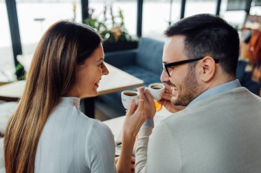 Olumlu duygular paylaşımı