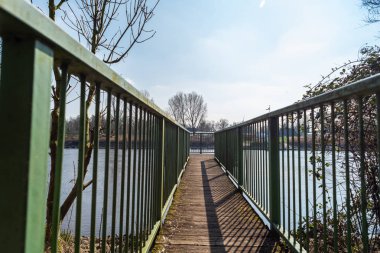 Nehir Lesum üzerinde Bremen Knoops Park üzerinden bir fotoğraf safari