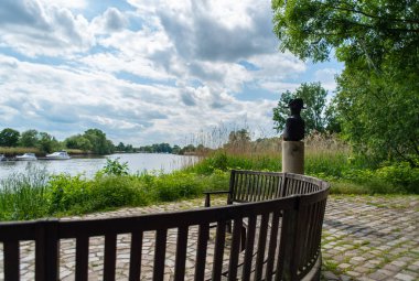 Nehir Lesum üzerinde Bremen Knoops Park üzerinden bir fotoğraf safari