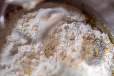 Taze lezzetli pizza hamuru için hamur işleri Kase