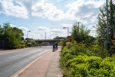 Bremen-Burg, Bremen, Almanya - 17 Temmuz 2019 Bir railwa'da bekliyorum