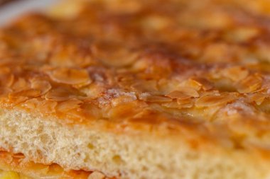 Üst meyve ile güzel bir pasta lezzetli bir parça