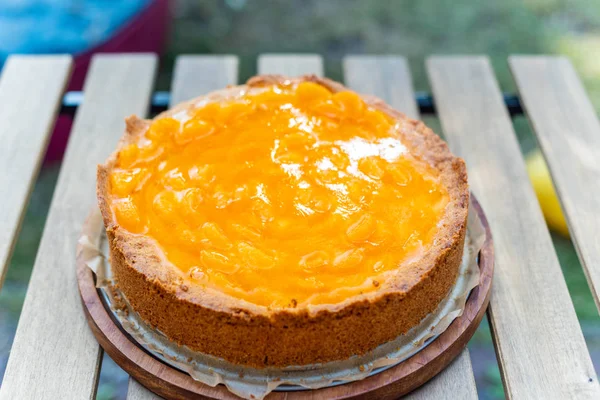 bir ev yapımı Ekşi Krem mandalina kek