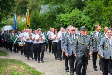 Hude, Almanya, 04.04.2019: shooter geçit töreni