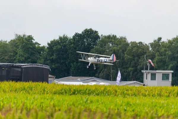 Munderloh, Alemania - 18 de agosto de 2019: Un viejo biplano americano f — Foto de Stock