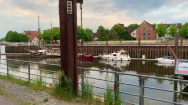 Bremen Vegesack Limanı 'ndaki iç hatların görüntüsü