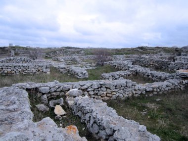 Yaşlı Khersones duvarları (Sivastopol)