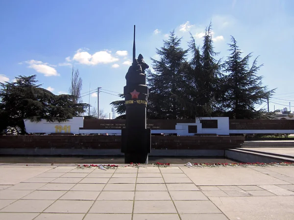 Denkmal Auf Der Straße Von Sewastopol — Stockfoto