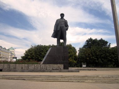 Lenin Meydanı 'nda Lenin Anıtı