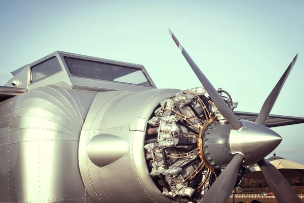 Retro Flugzeug Mit Motor Und Propeller — Stockfoto