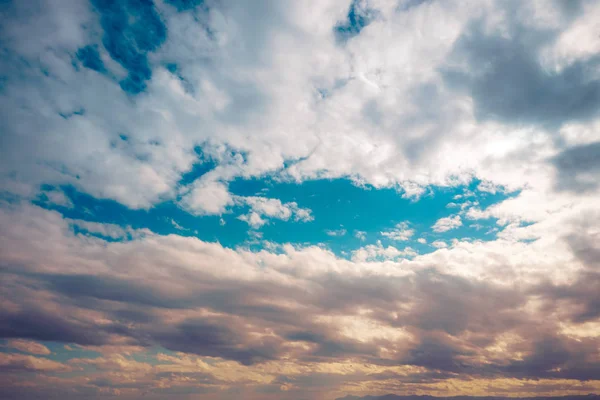 Bewölktes Wetter Und Wolkenform Als Hintergrund — Stockfoto