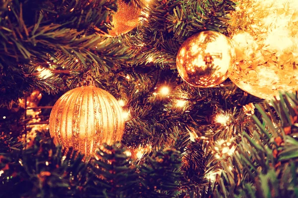 Bola Bombilla Árbol Navidad —  Fotos de Stock