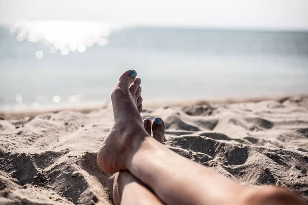 Mooie Pedicure Het Zee Zand Blauw Zomer Pedicure Ontspan Het — Stockfoto