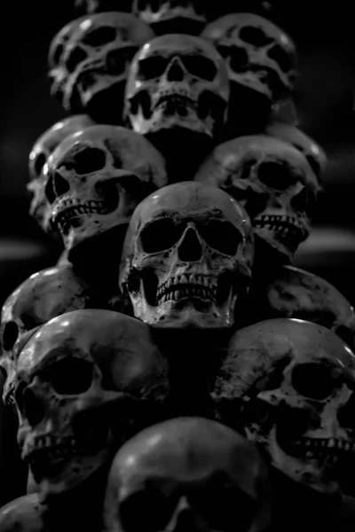 Gloomy Skulls Dark Background Skulls Stand Top Each Other — Stock Photo, Image