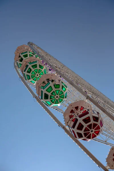 Velké Ferrisové Kolo Umělecká Fotografie Neobvyklých Úhlech — Stock fotografie