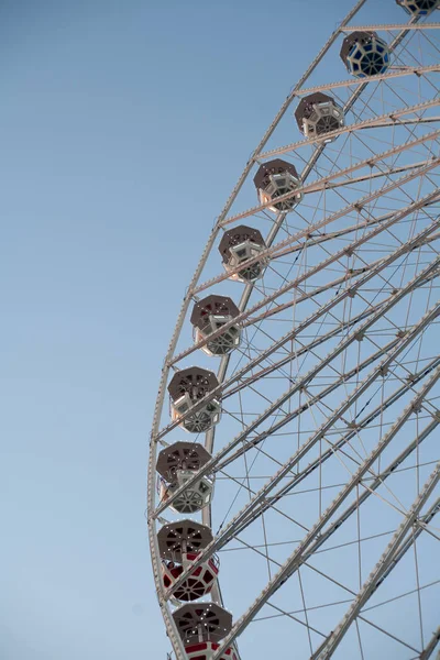 Uma Grande Roda Gigante Foto Arte Ângulos Incomuns — Fotografia de Stock