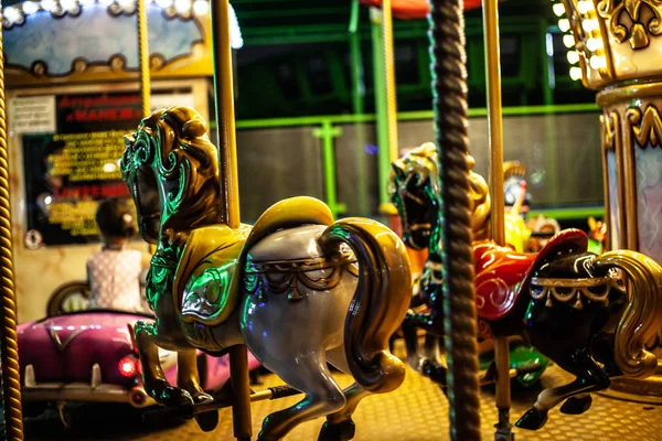 Magnifique Manège Dans Parc Attractions Carrousel Lumières Nuit — Photo