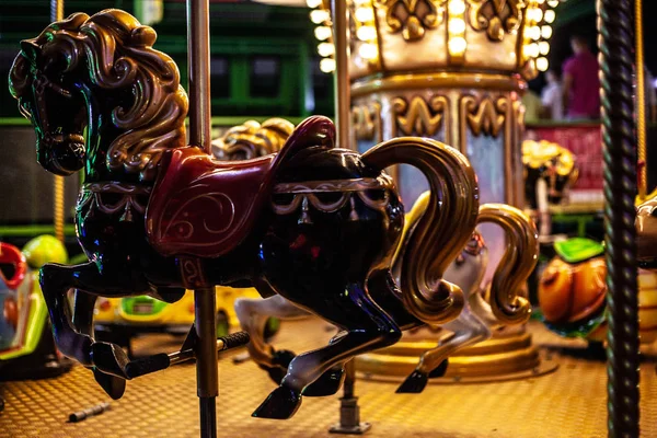 Mooie Carrousel Pretpark Carrousel Nachtverlichting — Stockfoto