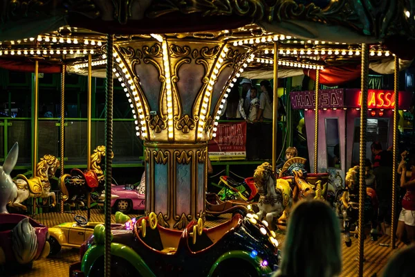 Magnifique Manège Dans Parc Attractions Carrousel Lumières Nuit — Photo