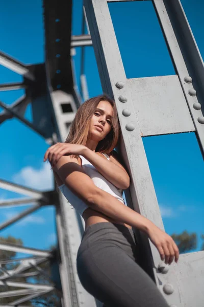 Retrato Una Hermosa Chica Calle —  Fotos de Stock