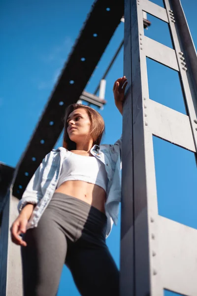 Retrato Una Hermosa Chica Calle —  Fotos de Stock