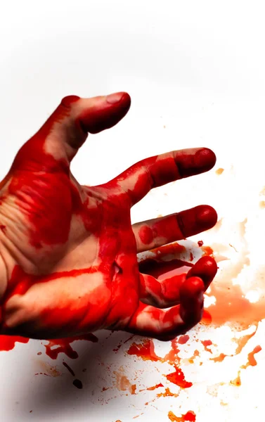 Mão Ensanguentada Masculina Sobre Fundo Branco Com Salpicos Gotas Sangue — Fotografia de Stock