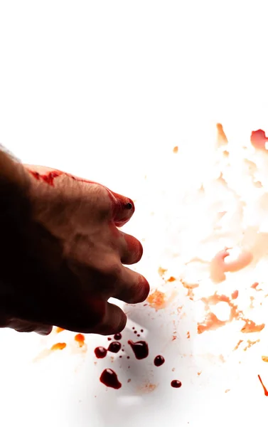 Αρσενικό Ματωμένο Χέρι Λευκό Φόντο Πιτσιλίσματα Και Σταγόνες Αίματος — Φωτογραφία Αρχείου