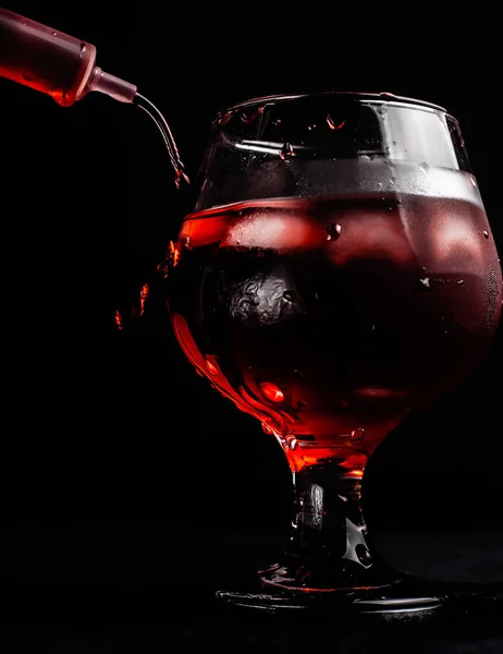Cocktail Alcoolique Sanglant Avec Une Seringue — Photo