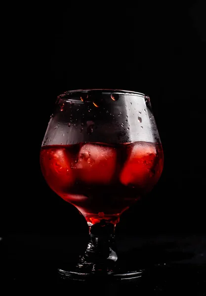 Maldito Cocktail Alcoólico Com Uma Seringa — Fotografia de Stock