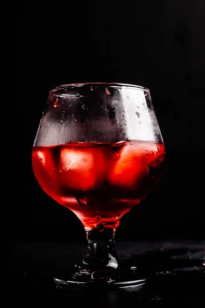 Cocktail Alcoolique Sanglant Avec Une Seringue — Photo