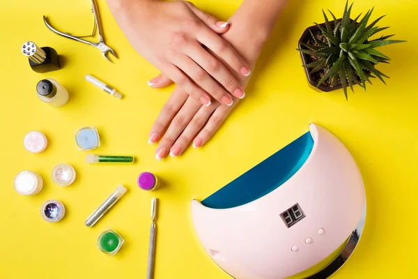 Composição Para Cuidados Com Unhas Mãos Jovens Sexo Feminino Manicure — Fotografia de Stock