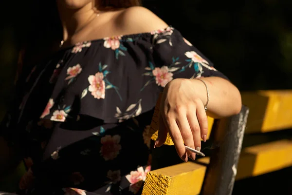 Closeup Female Hand Cigarette Park Concept Smoking Tobacco Public Place — Stock Photo, Image