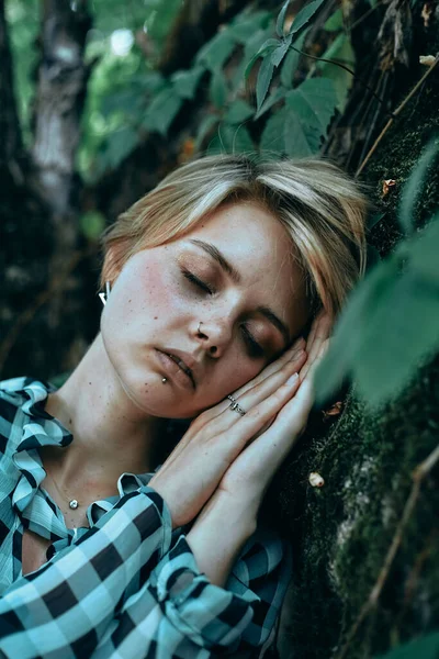 Retrato Menina Bonita Floresta Área Florestal Natureza Foto Arte Modelo — Fotografia de Stock