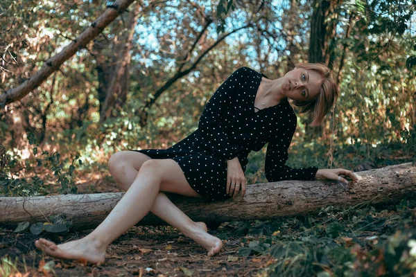 Prachtig Jong Meisje Portret Het Bos Bosgebied Natuur Kunstfoto Van — Stockfoto