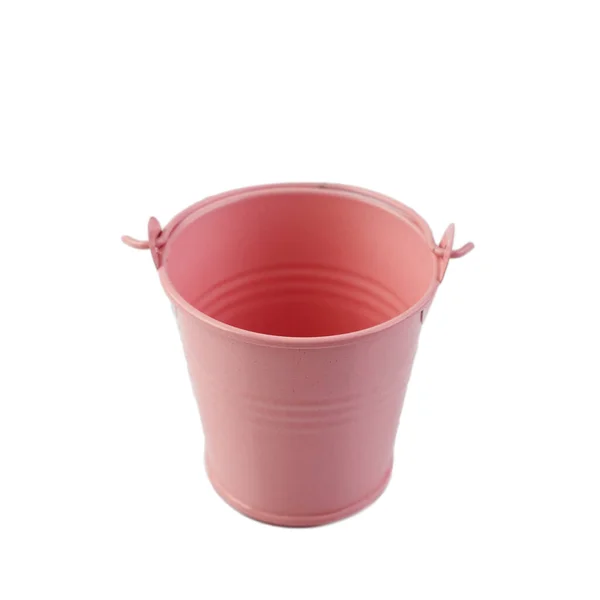 粉红色的桶在白色背景上隔离 装饰小桶 — 图库照片