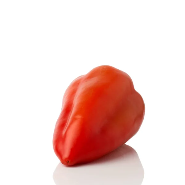 Czerwony Papryka Słodki Capsicum Papryka Izolowane Białym Tle Całe Świeże — Zdjęcie stockowe